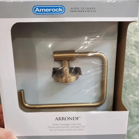 Arrondi Golden Towel Ring - Picture 2 of 4